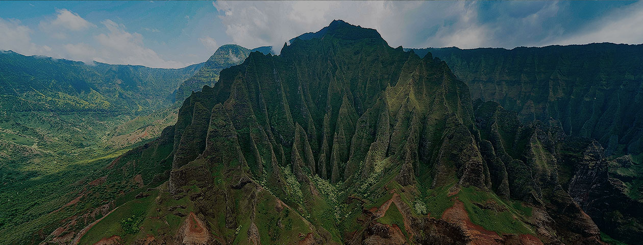 EXPLORE THE POLOLŪ VALLEY